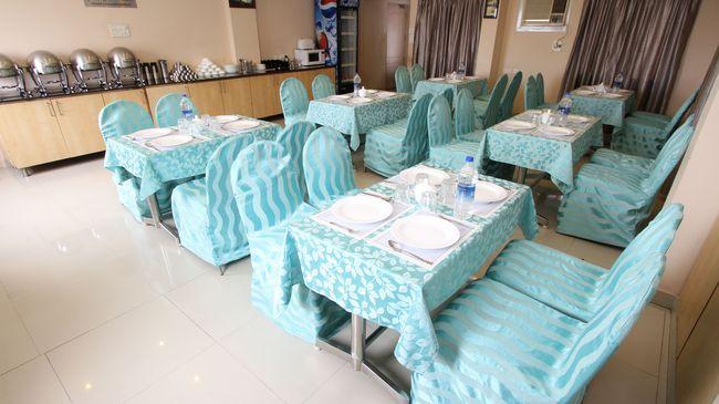 Hotel Crescent Inn Ченнаї Ресторан фото