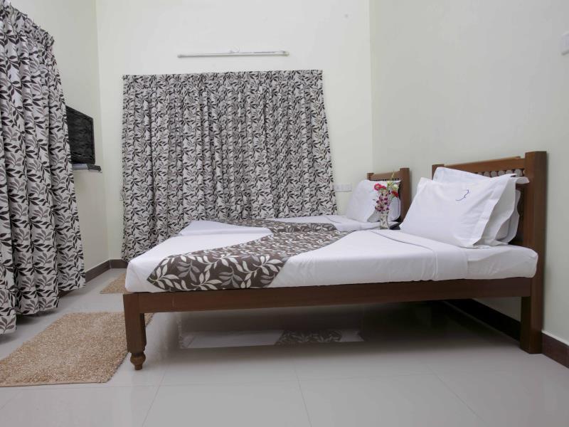 Hotel Crescent Inn Ченнаї Екстер'єр фото