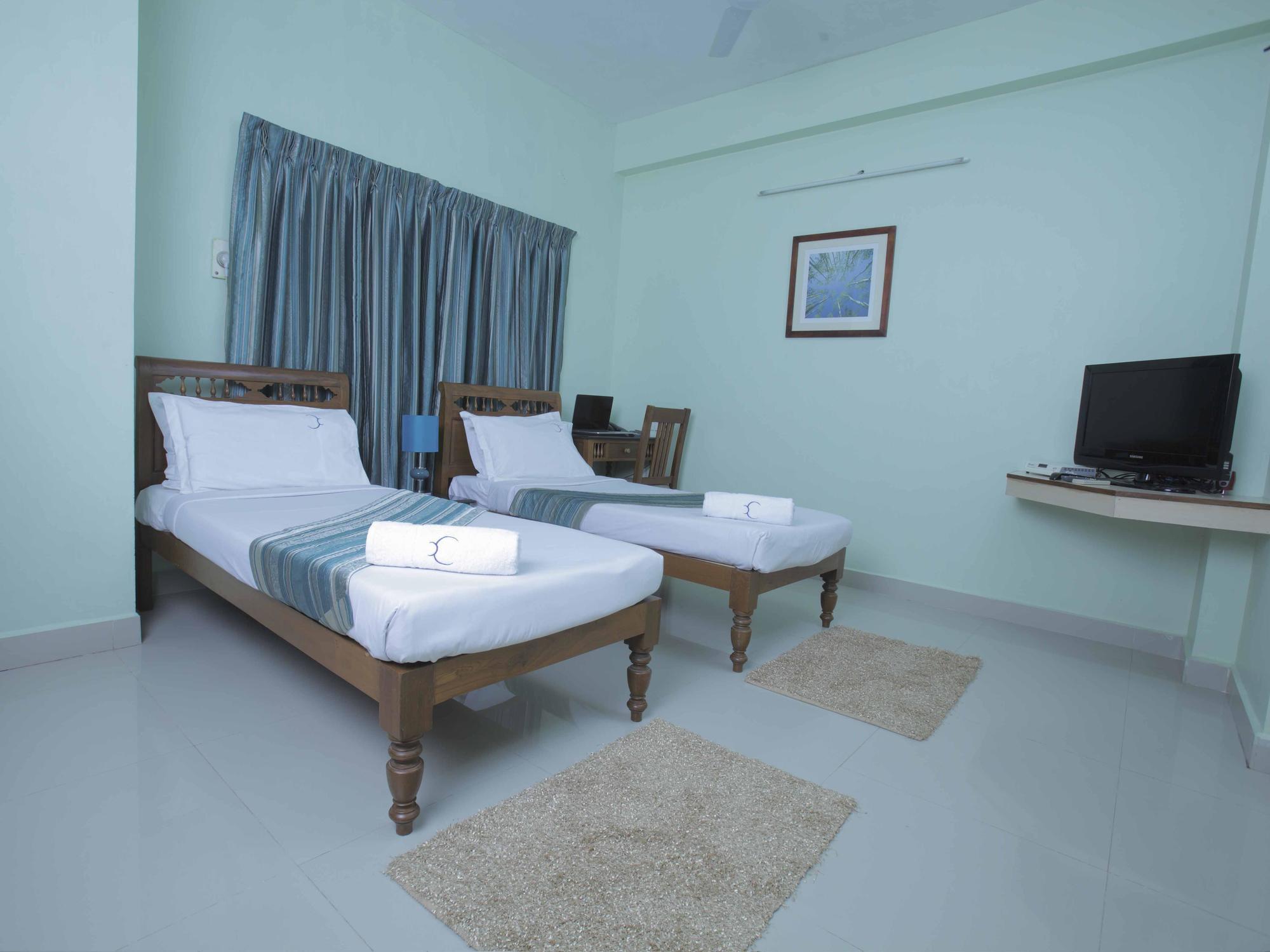 Hotel Crescent Inn Ченнаї Екстер'єр фото