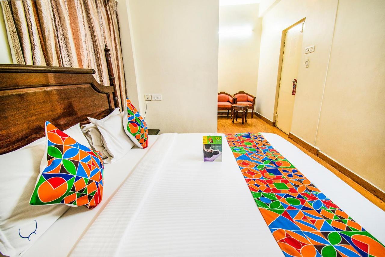 Hotel Crescent Inn Ченнаї Екстер'єр фото