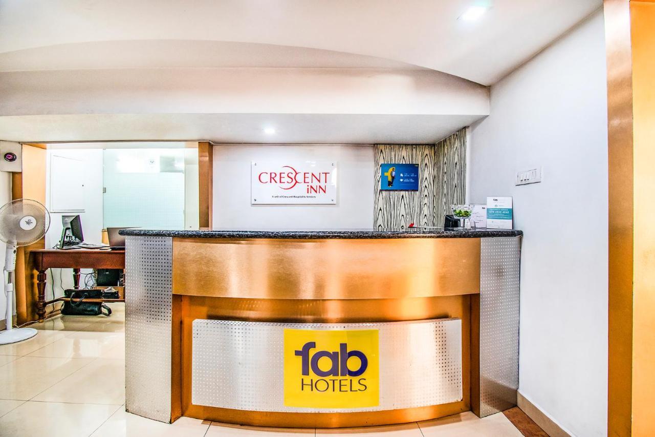 Hotel Crescent Inn Ченнаї Екстер'єр фото