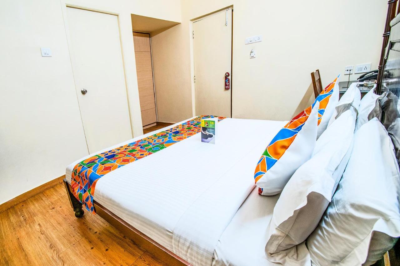 Hotel Crescent Inn Ченнаї Екстер'єр фото