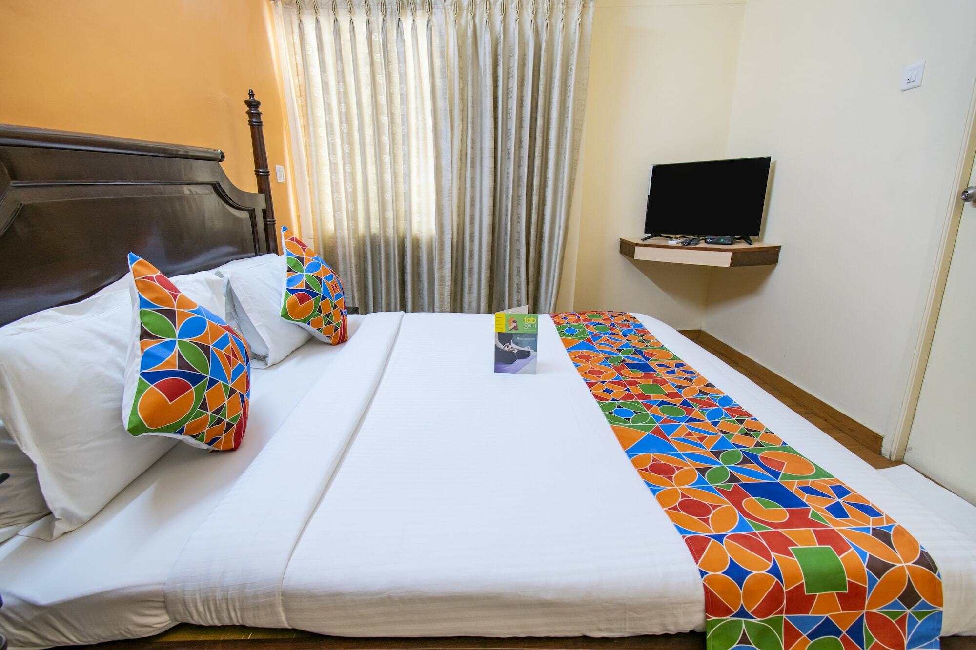 Hotel Crescent Inn Ченнаї Екстер'єр фото